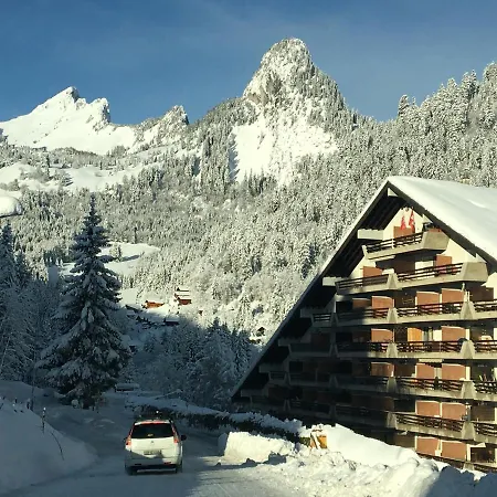 Alpine In Swiss Village Of Apartamento
